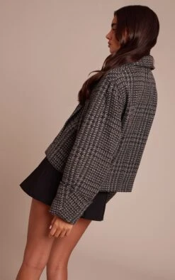 Prettylittlething Charcoal Herringbone Double Breasted Wool Look Coat -Pretty Little Thing Shop f845268492fe3a80ca84804cc3d1d433ce2500d6 CNN8526 2 charcoal herringbone double breasted wool look coat