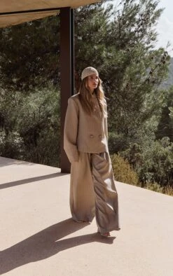 Taupe Pinstripe Boxy Blazer 7 Taupe Pinstripe Boxy Blazer -Pretty Little Thing Shop f93611484a2201eb8754bfe72f576b0c26b6b2ca CNO2406 3 taupe pinstripe boxy blazer