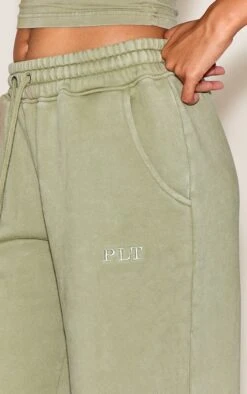 Olive Washed Wide Leg Sweatpants -Pretty Little Thing Shop fa9b1c72ae9d4ec469eb601e6279ff27c8b72b36 CNO2599 4 olive washed wide leg joggers