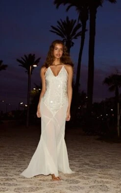 Prettylittlething Butter Cream Sequin Detail Shift Dress 7 Prettylittlething Butter Cream Sequin Detail Shift Dress -Pretty Little Thing Shop fbaa16b762be8df4048aca9020a8aeced5ea9c7b CNN0415 3 butter cream sequin detail shift dress